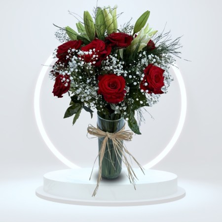 Red roses flowers in glass vase